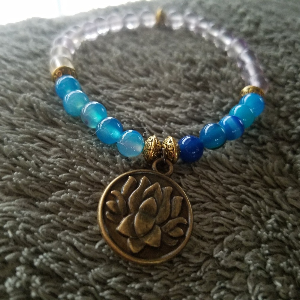 Blue agate and quartz lotus bracelet